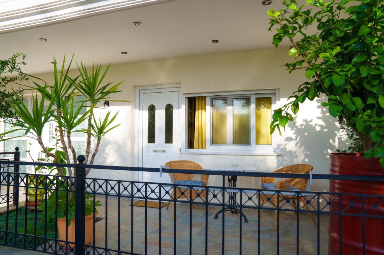 Yiannis Apartments 1 Ioannina Exterior photo